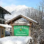게스트하우스 Gaestehaus Fuchs 그뢰브밍